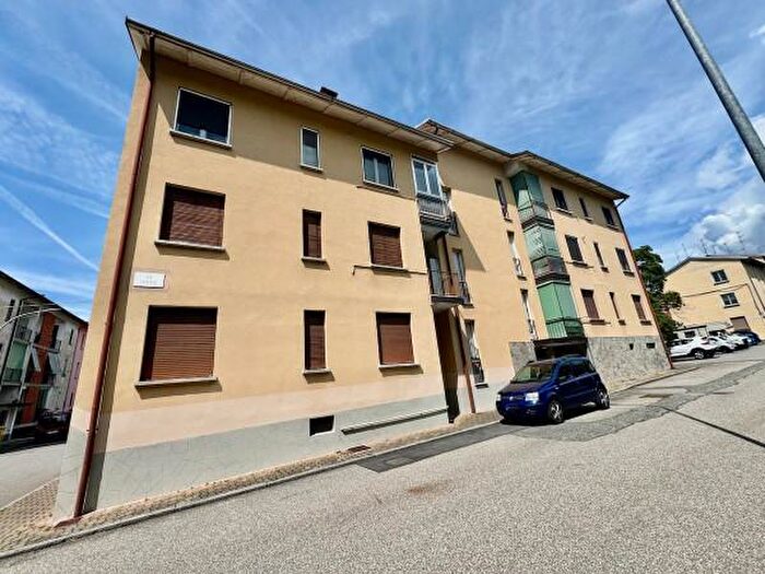 Appartamento con 5 locali in vendita in Via Giuseppe Craveia, Biella
