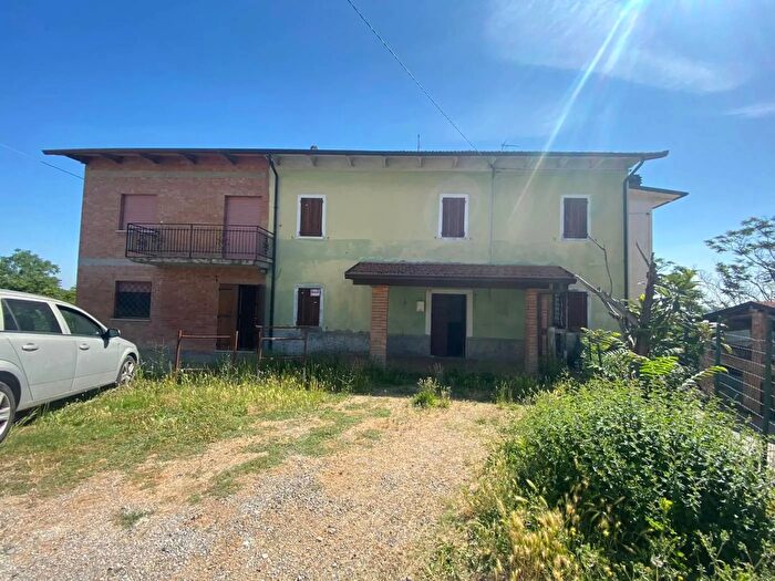 Casa con 7 locali in vendita in Via San Valentino Castellarano, Castellarano