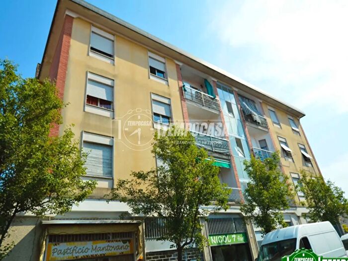 Appartamento trilocale in vendita in Via Legnano, Rescaldina