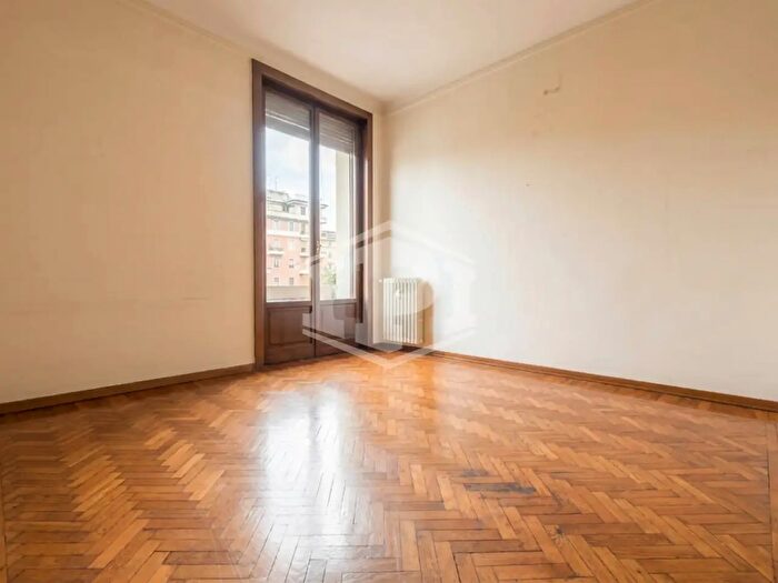 Appartamento con 8 locali in affitto in Piazza della Vittoria, Genova