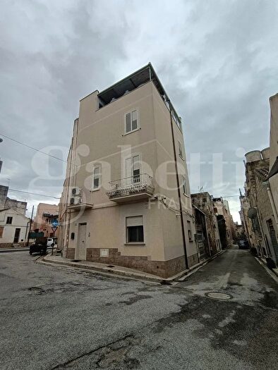 Casa quadrilocale in vendita in Via Francesco Crispi, Paceco