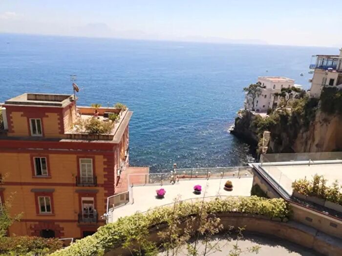 Appartamento trilocale in affitto in Via Posillipo, Napoli