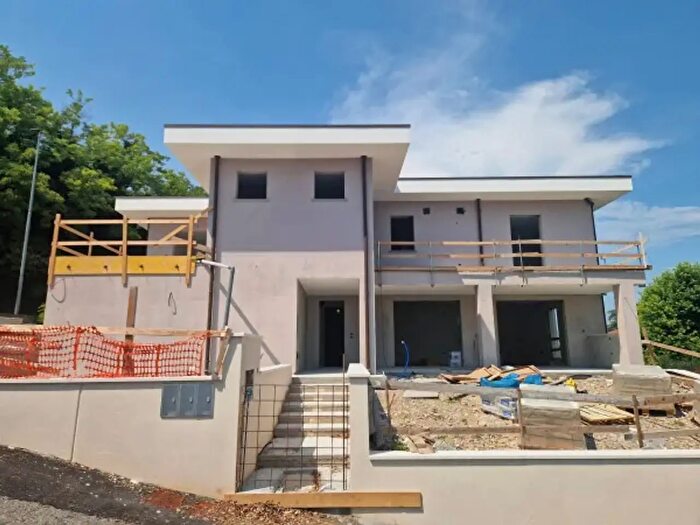 Appartamento quadrilocale in vendita in Via Vicina, Desenzano Del Garda
