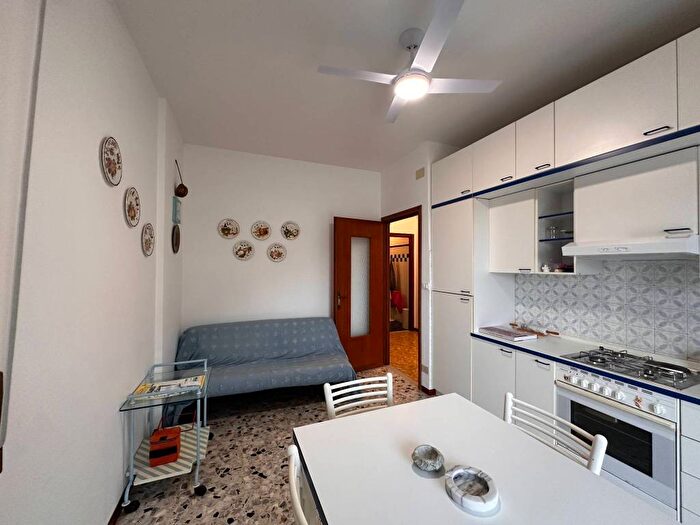 Appartamento trilocale in affitto in Via Villaggio del Sole, Borgio, Borgio Verezzi