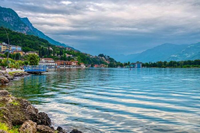 Casa con 6 locali in vendita in Via Tengattini, Paratico