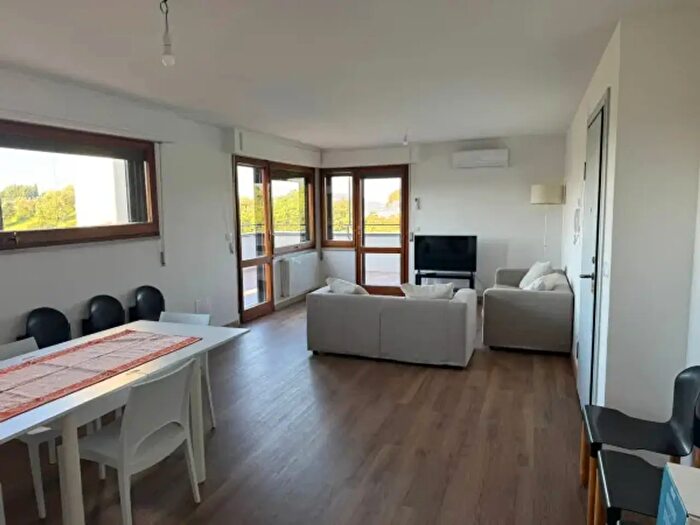 Appartamento con 5 locali in affitto in Via Serafino Calindri, Perugia