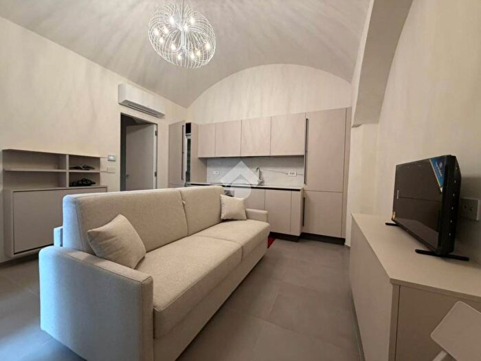 Appartamento monolocale in affitto in Via S Francesco da Paola, Via della Rocca, Torino