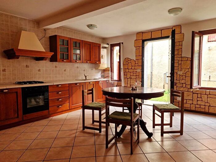 Casa quadrilocale in vendita in Via Nazario Sauro, Bagnolo San Vito