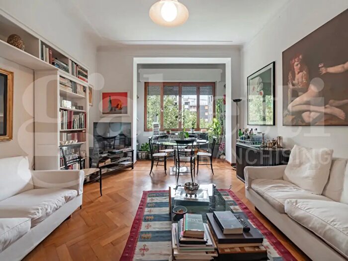 Appartamento trilocale in affitto in Viale Abruzzi, Milano