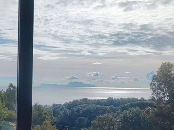 Appartamento trilocale in affitto in Discesa Gaiola, Marechiaro, Napoli