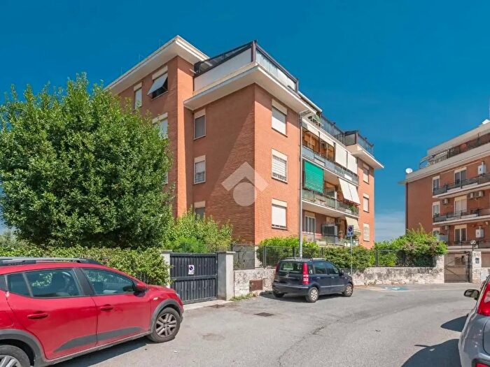 Appartamento bilocale in vendita in Via Vigna Cesare, Roma