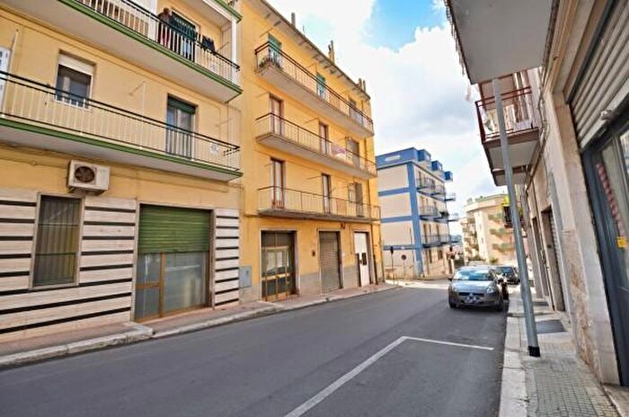 Appartamento quadrilocale in vendita in Via Piave, Putignano