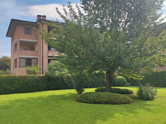Appartamento con 7 locali in vendita in Parma