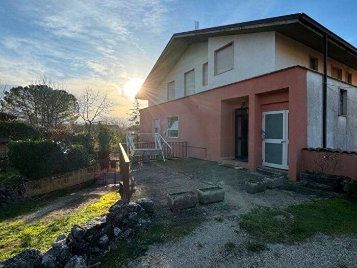 Appartamento con 5 locali in affitto in Via Provinciale, Centro, Scoppito
