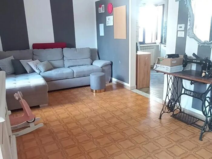 Casa con 5 locali in vendita in Carrara