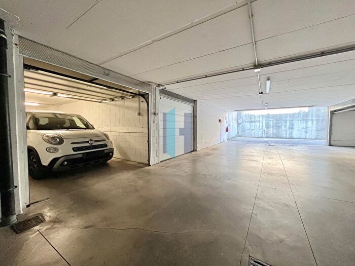 Appartamento trilocale in vendita in Via Volturno, Brescia