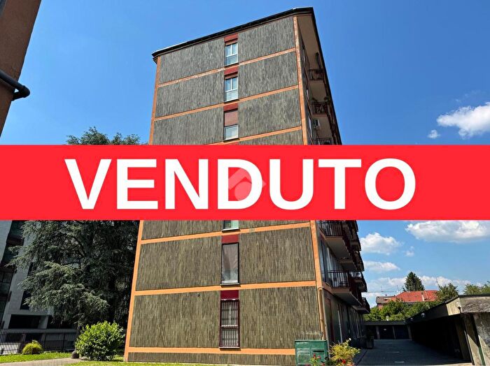 Appartamento trilocale in vendita in Via Lorenzo Perosi, Monza