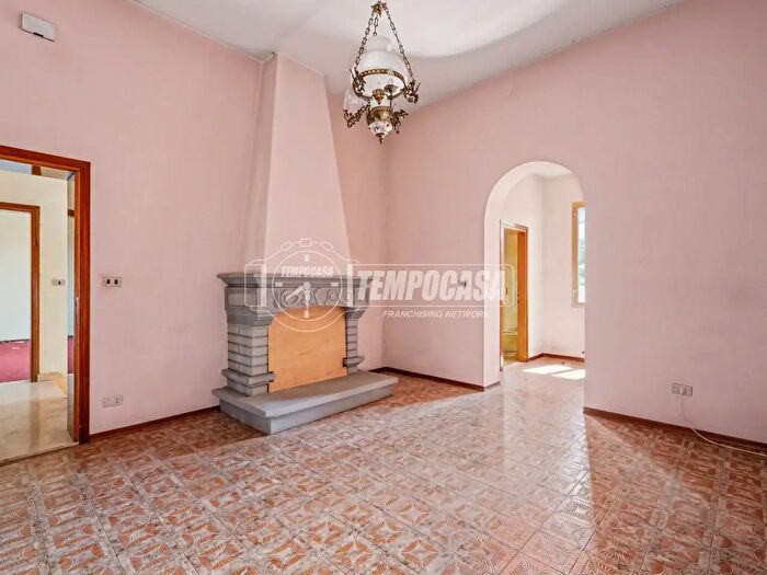 Casa con 6 locali in vendita in Via a Spazzoli, Modigliana