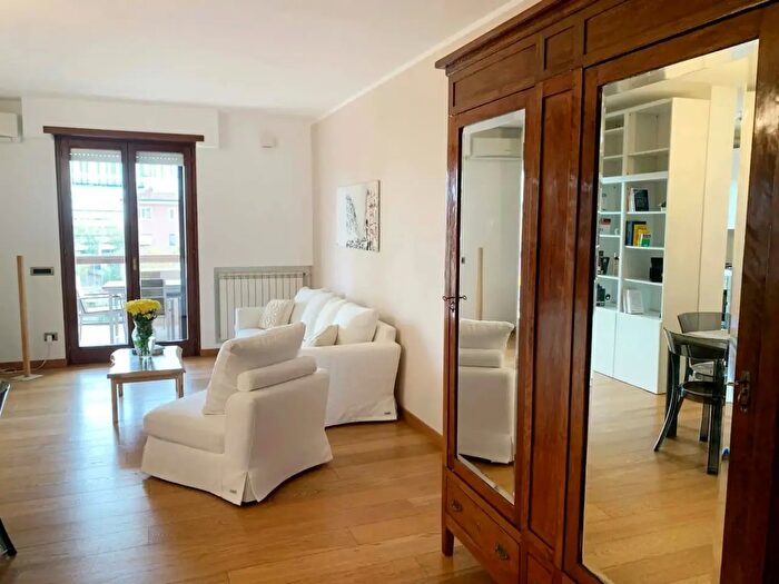 Appartamento monolocale in affitto in Viale della Grande Muraglia, Roma