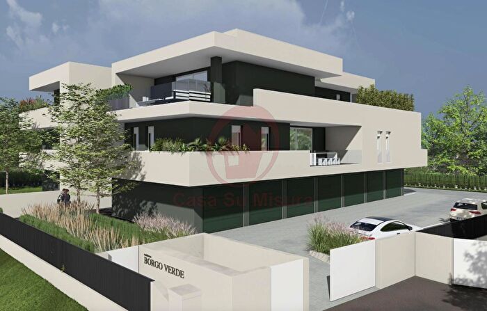 Appartamento quadrilocale in vendita in Via Corsica, Padova