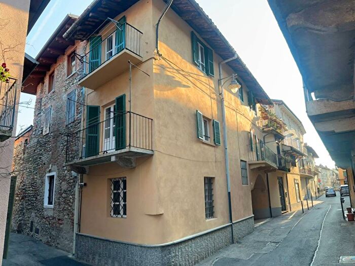 Appartamento quadrilocale in affitto in Via Camillo Benso di Cavour, Centro, Rivarolo Canavese