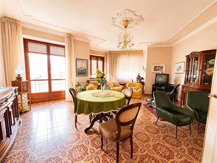 Appartamento quadrilocale in vendita in Via Baltimora, Torino