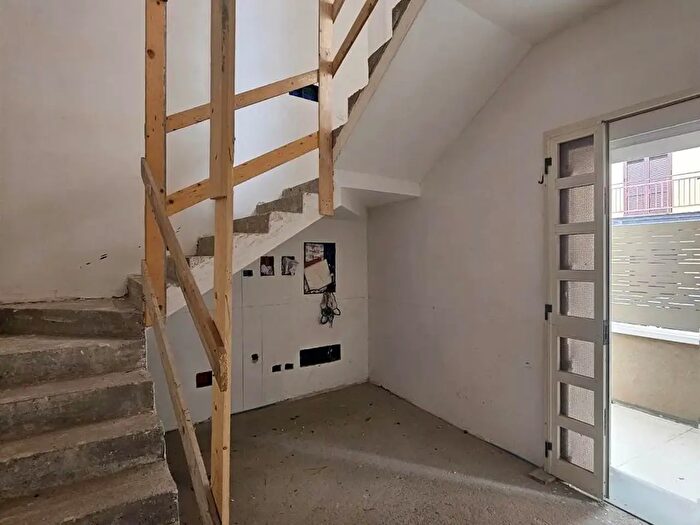 Casa con 7 locali in vendita in Via Reggio Campi II Tronco, Reggio Calabria