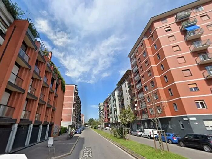 Appartamento trilocale in affitto in Via Fezzan, Milano