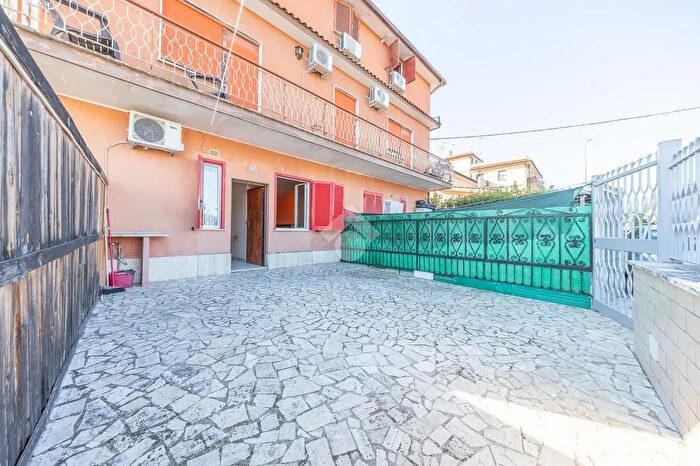 Appartamento bilocale in vendita in Via SantElpidio a Mare, Roma