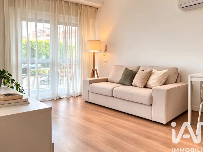 Appartamento bilocale in vendita in Via Olivari, Milano