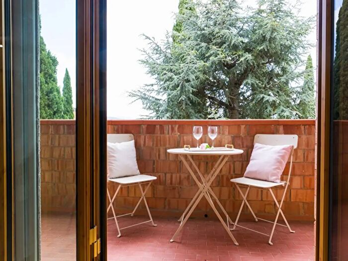 Appartamento con 5 locali in vendita in Via Poggio Perini, Sovicille
