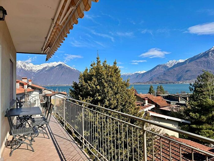 Appartamento con 5 locali in affitto in Via Antica Regina, Centro, Domaso