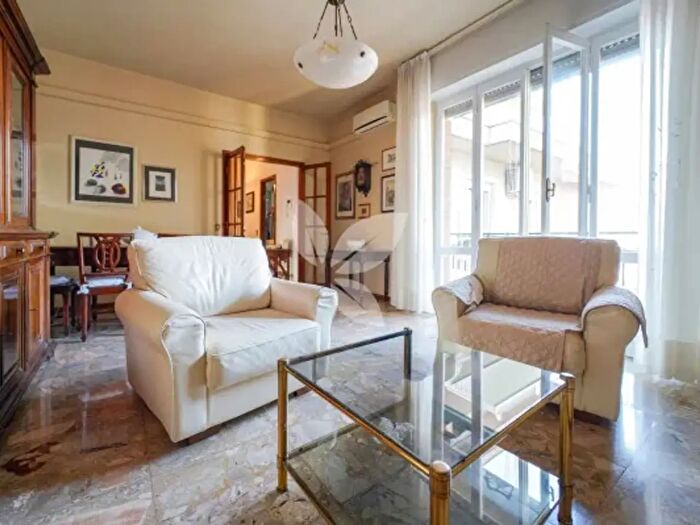 Appartamento quadrilocale in vendita in Via Volturno, Parma