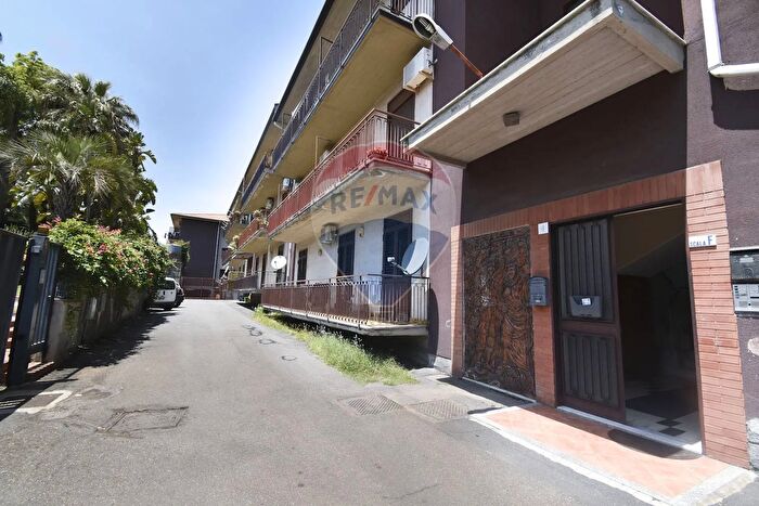 Appartamento quadrilocale in vendita in Via Francesco Bella f, Aci SantAntonio