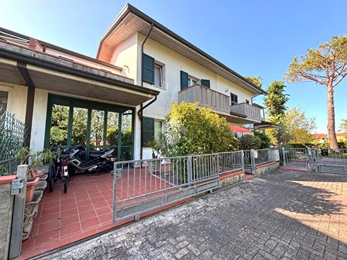 Casa quadrilocale in vendita in Via Eulero, Cesenatico