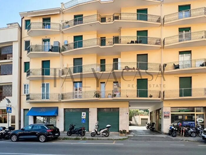 Appartamento quadrilocale in vendita in Via Aurelia Ponente, Taggia