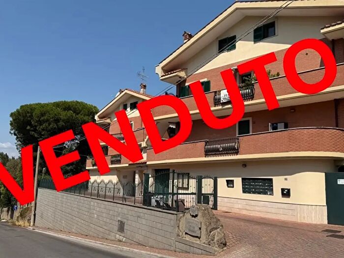 Appartamento con 5 locali in vendita in Via Vascarelle, Albano Laziale