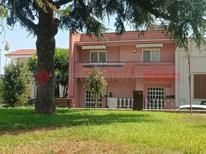 Casa con 5 locali in vendita in Corso Margherita, Carpignano Salentino