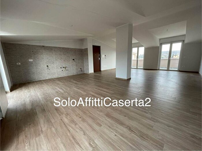 Casa trilocale in affitto in Via Corradello dAquino, Casertavecchia Casola, Caserta