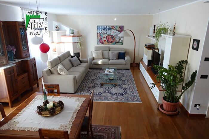 Casa con 10 locali in vendita in Mezzocorona