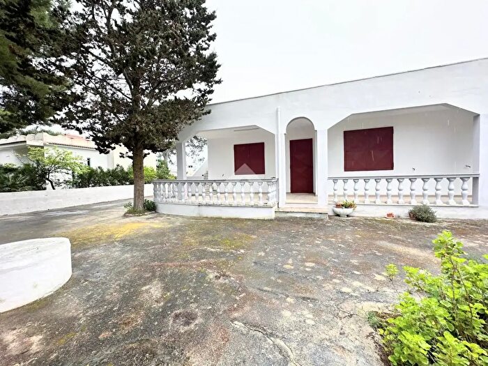 Casa quadrilocale in vendita in Via dei Trulli, Maruggio