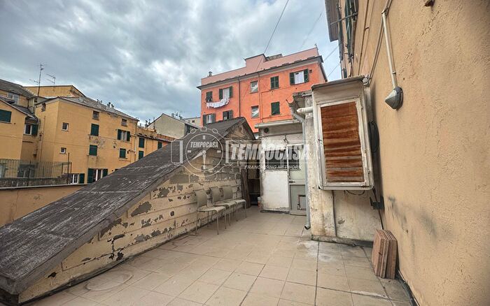 Appartamento con 5 locali in vendita in Via Sampierdarena, Genova