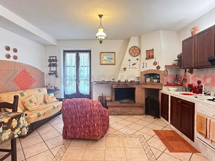 Appartamento trilocale in vendita in Strada Vicinale Casette, Fumone