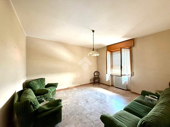 Appartamento trilocale in affitto in Via Forcaglioni, Vernasca