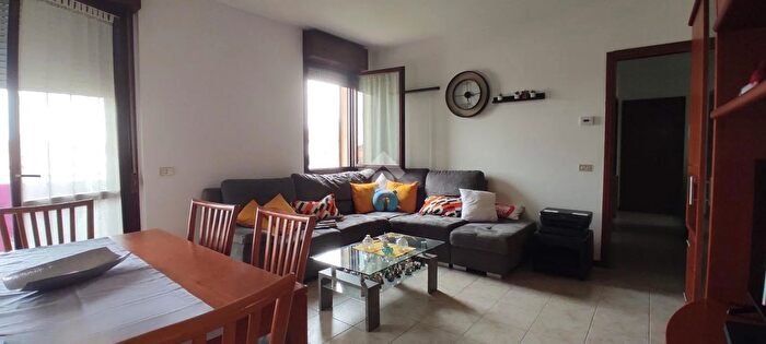 Appartamento trilocale in vendita in Via Monsignor Oscar Romero, Lonate Pozzolo