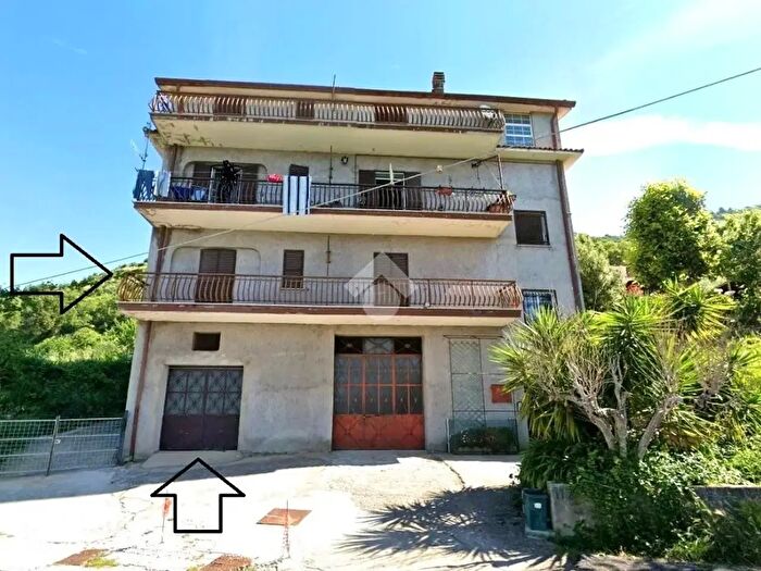 Appartamento quadrilocale in vendita in Via San Quirico, Serrone