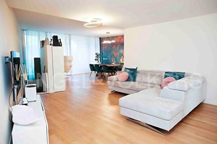 Appartamento quadrilocale in affitto in Via Roggia Bartolomea, Assago