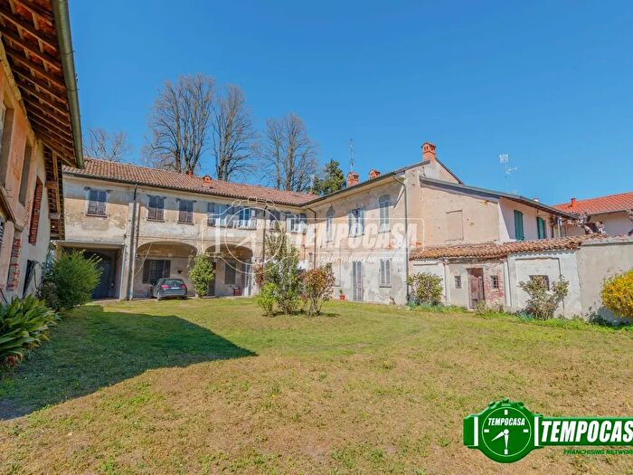 Casa con 8 locali in vendita in Via Soriani, Motta Visconti