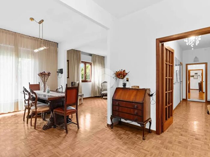 Appartamento quadrilocale in vendita in Via Orlando, Milano