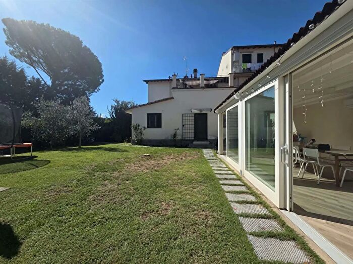 Appartamento quadrilocale in vendita in Via Chiantigiana, Firenze